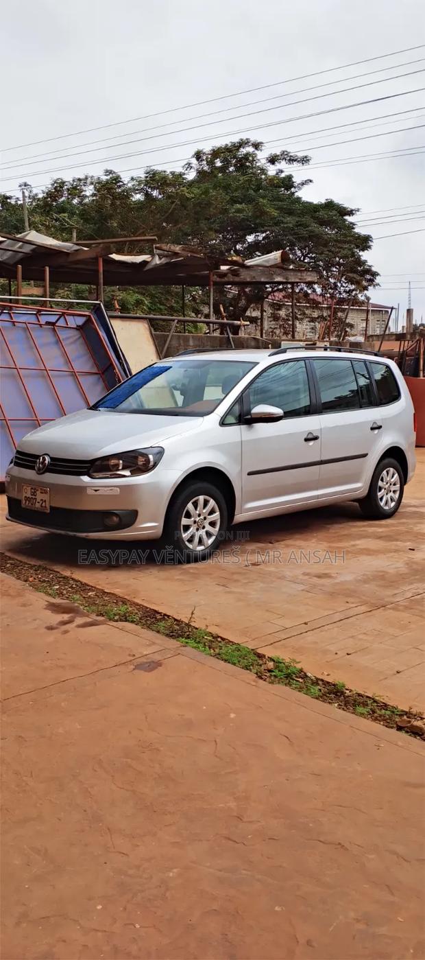 Volkswagen Touran 2014 Silver