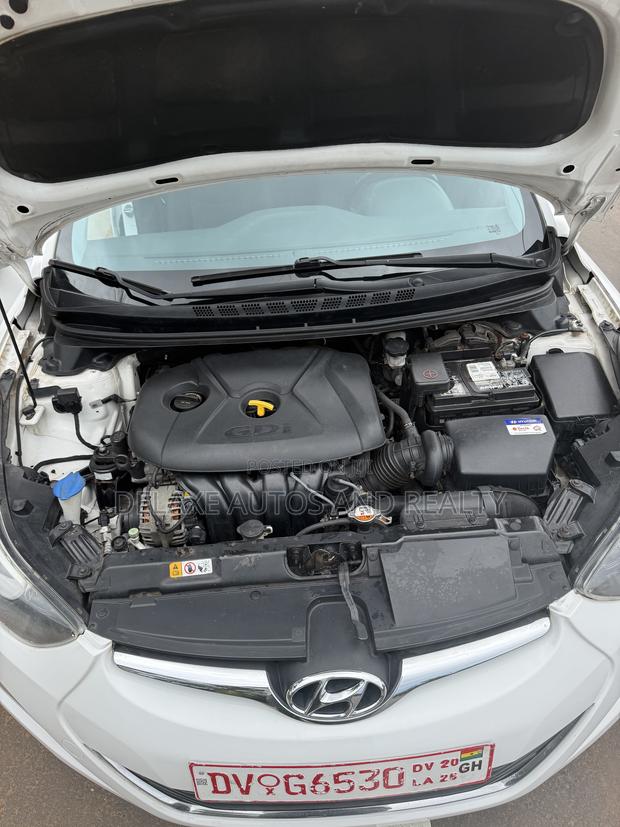 Hyundai Elantra Sport Sedan FWD (2.0L 4cyl 6A) 2016 White