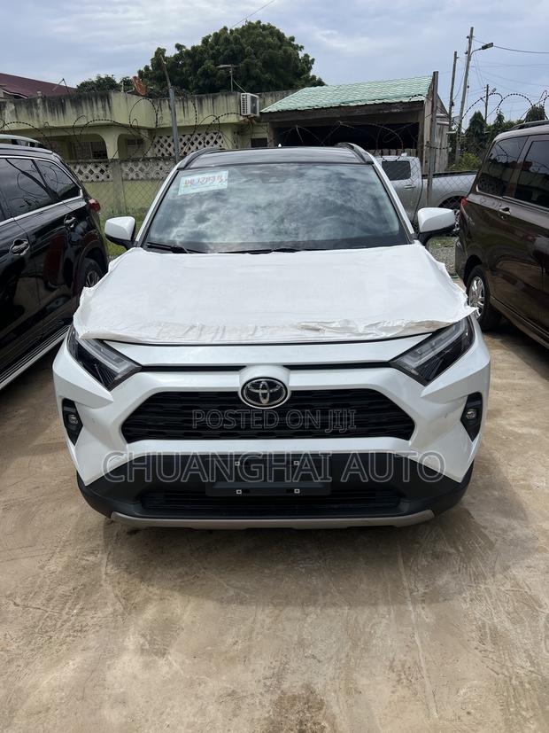 Toyota RAV4 2023 White