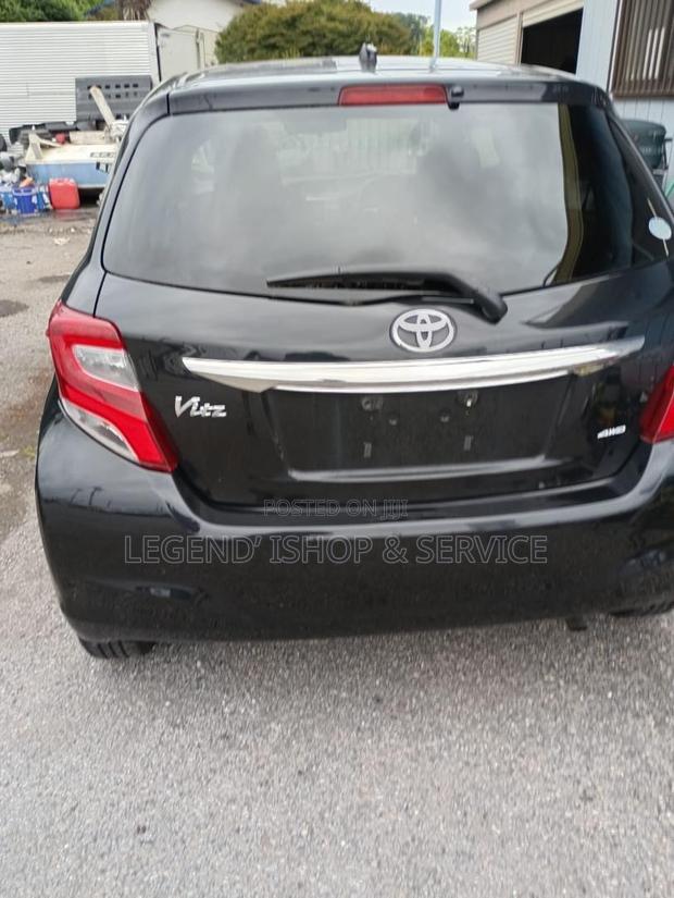 Toyota Vitz 1.3 AWD 5dr 2015 Black