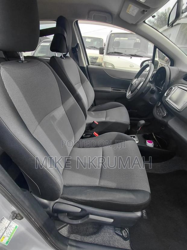 Toyota Vitz 2014 Silver