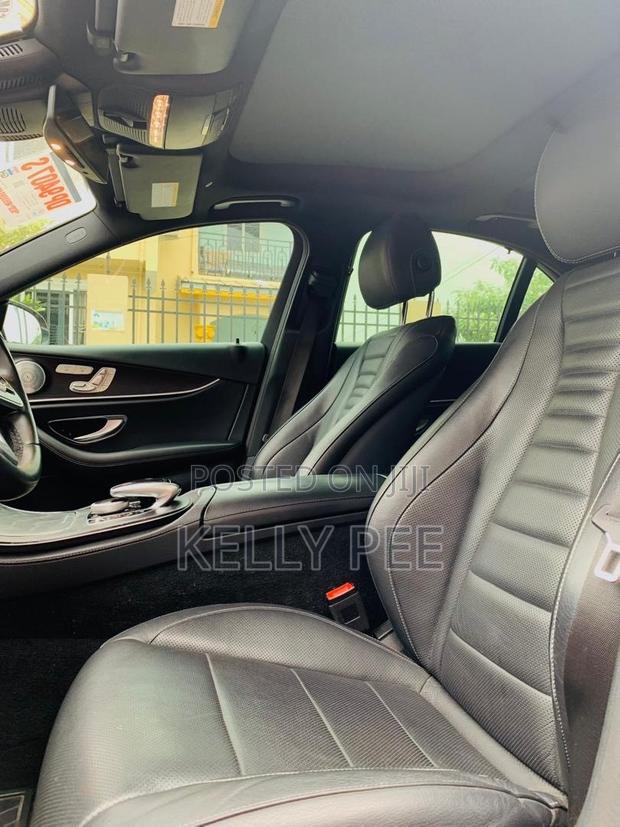 Mercedes-Benz E300 2019 Red
