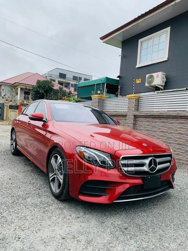 Mercedes-Benz E300 2019 Red