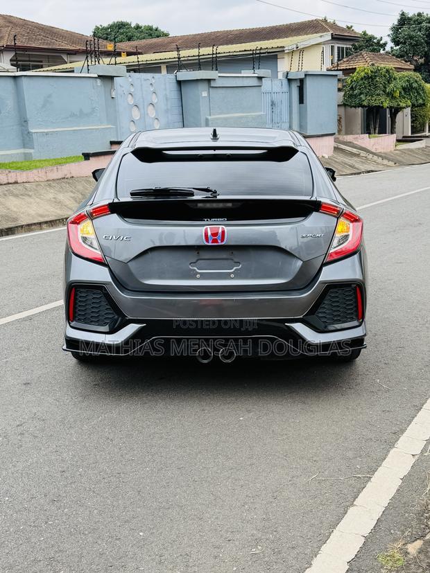 Honda Civic EX-L w/Navi 4dr Hatchback (1.5L 4cyl) 2017 Gray