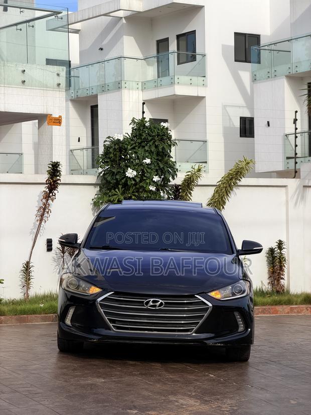 Hyundai Elantra Limited Sedan FWD (2.0L 4cyl 6A) 2017 Black