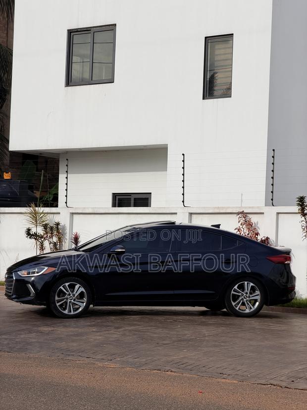 Hyundai Elantra Limited Sedan FWD (2.0L 4cyl 6A) 2017 Black