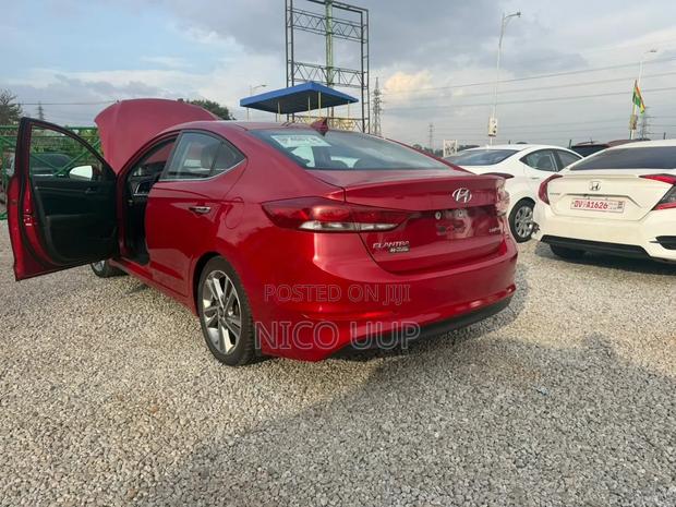 Hyundai Elantra 2017 Red
