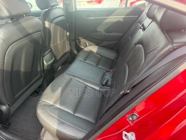 Hyundai Elantra 2017 Red