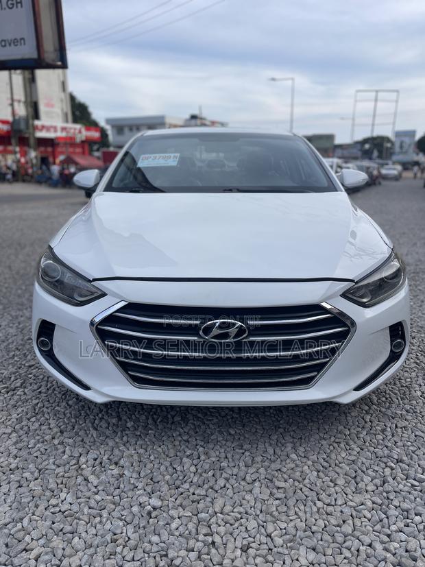 Hyundai Elantra Limited Sedan FWD (2.0L 4cyl 6A) 2017 White