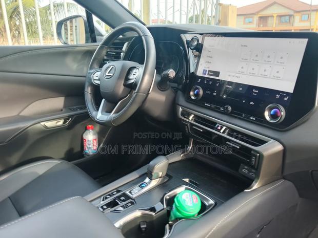 Lexus LX 2023 Silver