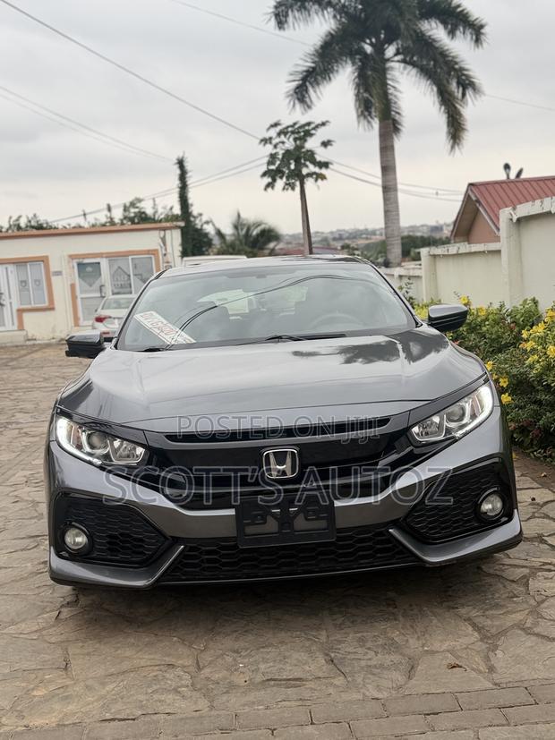 Honda Civic EX Hatchback 2018 Gray