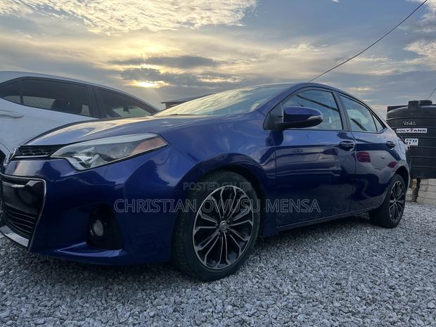 Toyota Corolla 2016 Blue