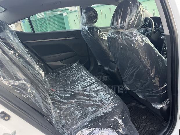 Hyundai Elantra 2016 White