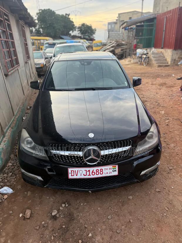 Mercedes-Benz C250 2014 Black