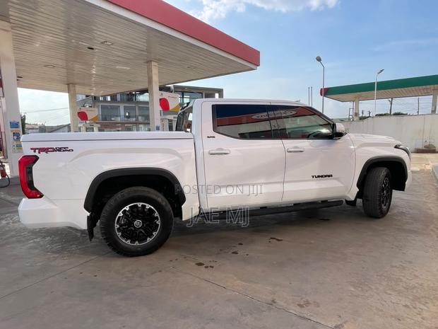 New Toyota Tundra 2022 White