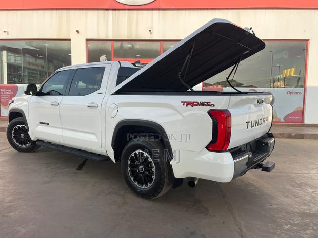 New Toyota Tundra 2022 White