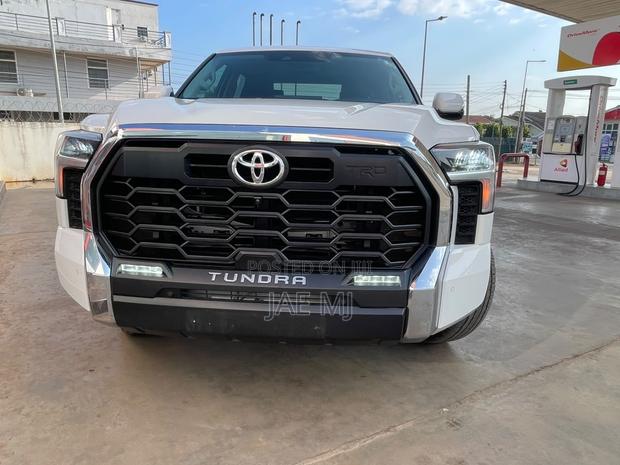 New Toyota Tundra 2022 White