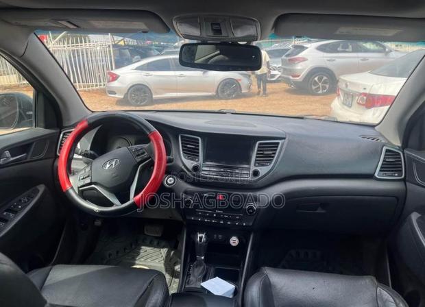 Hyundai Tucson Sport AWD 2016 Gray