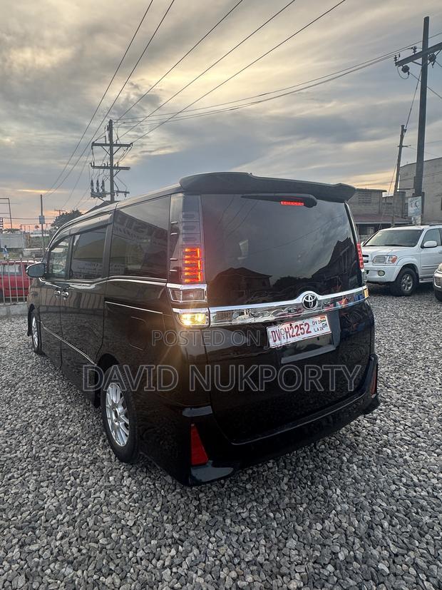 Toyota Voxy 2020 Black