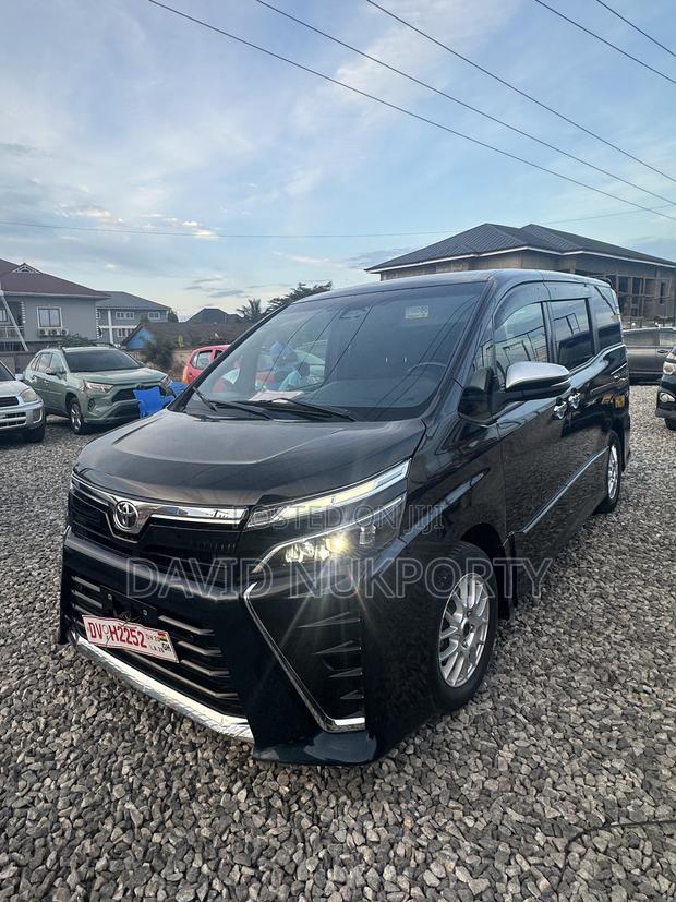 Toyota Voxy 2020 Black