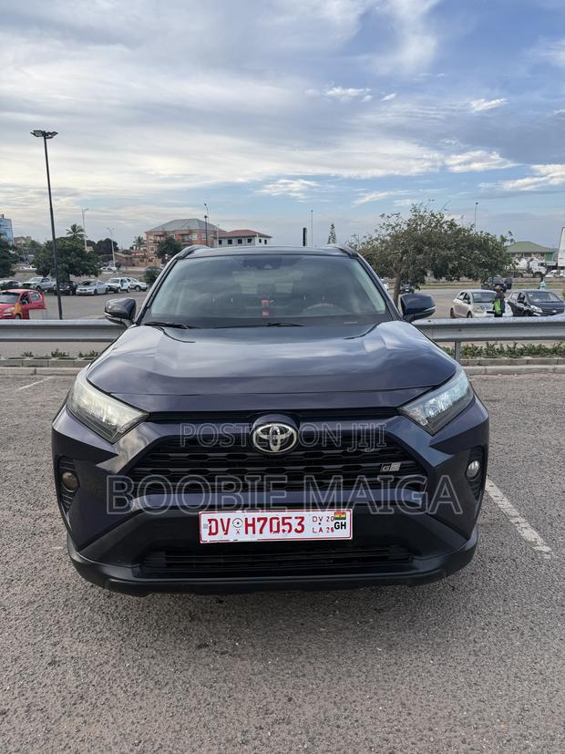 Toyota RAV4 XLE AWD 2020 Blue