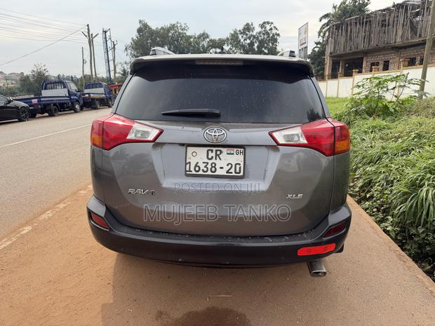 Toyota RAV4 LE AWD (2.5L 4cyl 6A) 2017 Gray