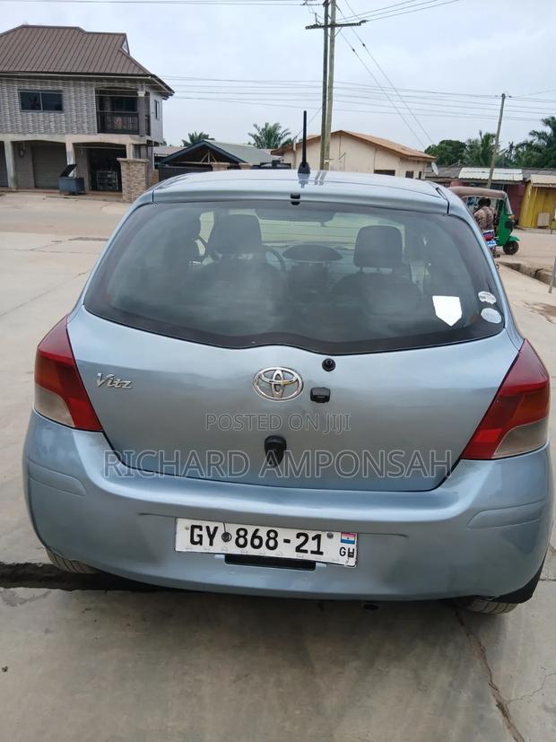 Toyota Vitz 1.3 FWD 5dr 2009 Gray