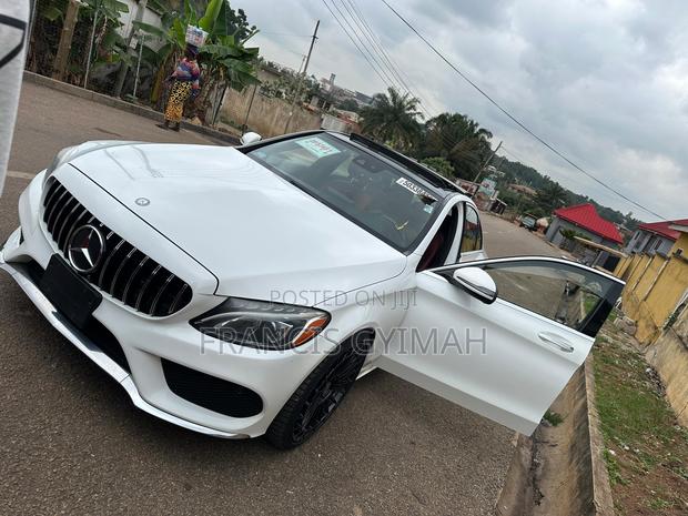 Mercedes-Benz C300 Luxury 4matic Sedan AWD (2.0L 4cyl 7A) 2017 White
