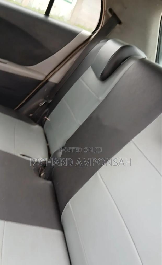 Toyota Vitz 1.3 FWD 5dr 2009 Gray
