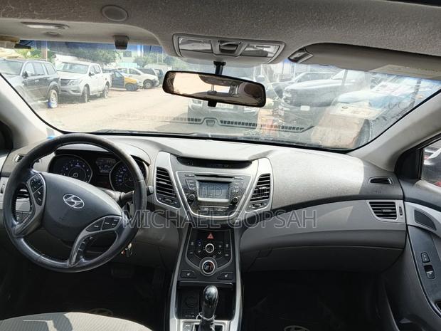 Hyundai Elantra Limited 4dr Sedan (1.8L 4cyl 6A) 2014 White