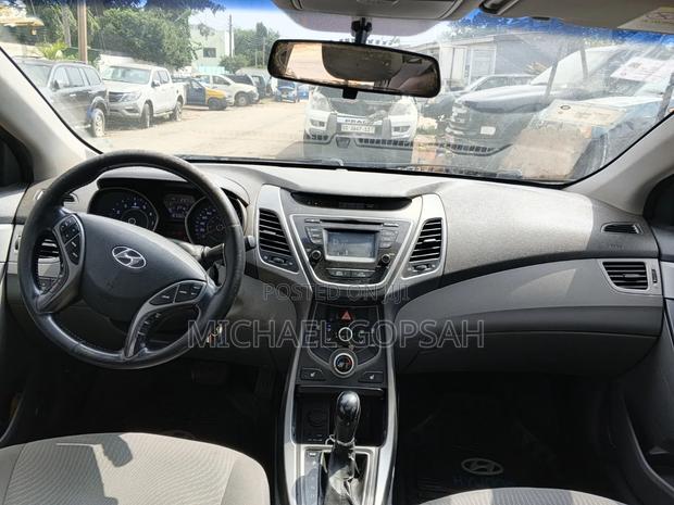 Hyundai Elantra Limited 4dr Sedan (1.8L 4cyl 6A) 2014 White