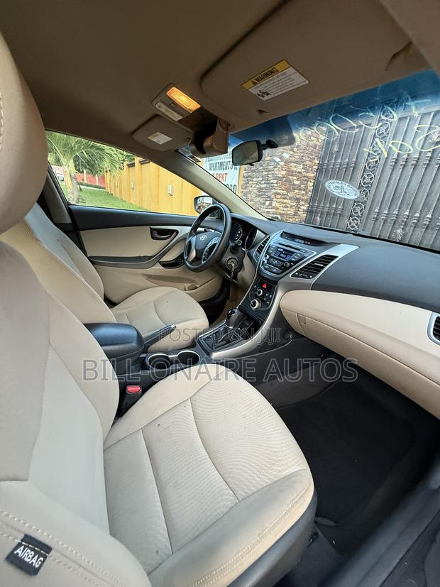 Hyundai Elantra SE 4dr Sedan (1.8L 4cyl 6A) 2014 Gray