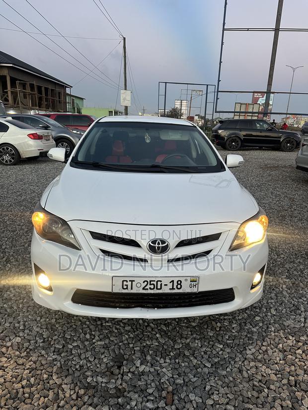 Toyota Corolla 2013 White