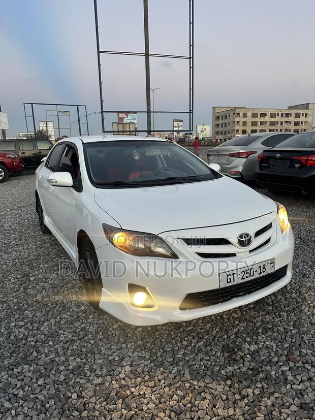 Toyota Corolla 2013 White