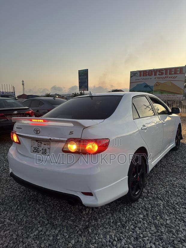 Toyota Corolla 2013 White