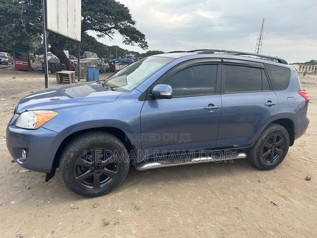 Toyota RAV4 2012 Blue