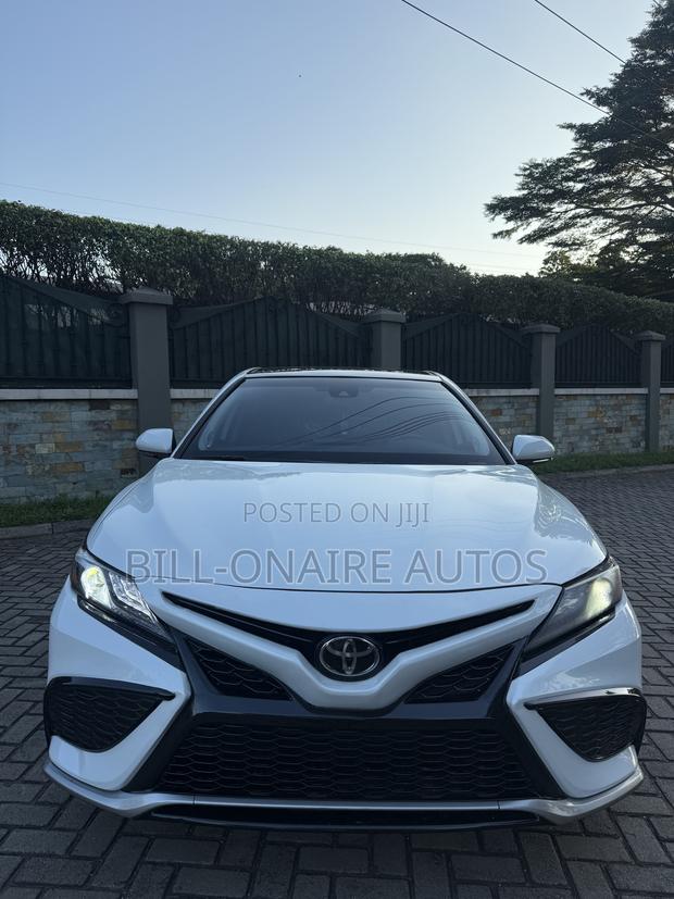 Toyota Camry XSE V6 2024 White