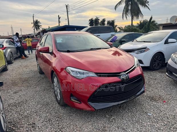 Toyota Corolla LE (1.8L 4cyl 2A) 2018 Red