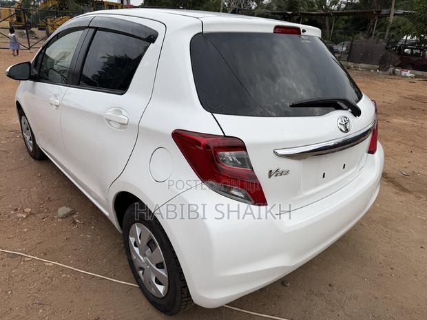 Toyota Vitz 1.3 FWD 5dr 2016 White