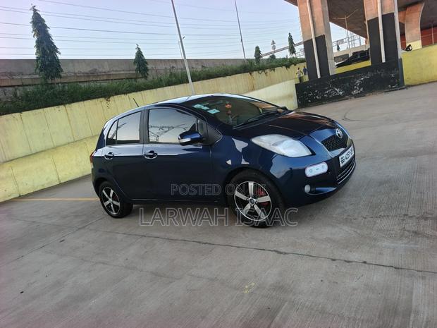 Toyota Vitz 1.5 FWD 5dr 2010 Blue