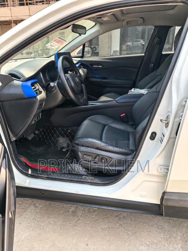 Toyota C-HR Limited 2022 White