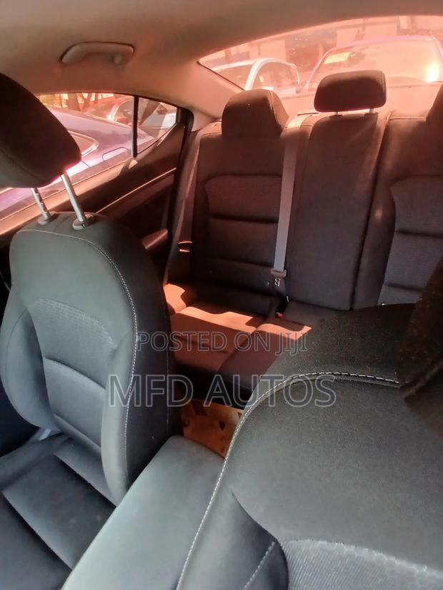 Hyundai Elantra 2017 White