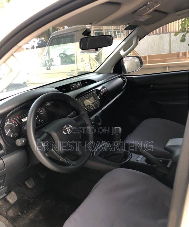 New Toyota Hilux 2025 White