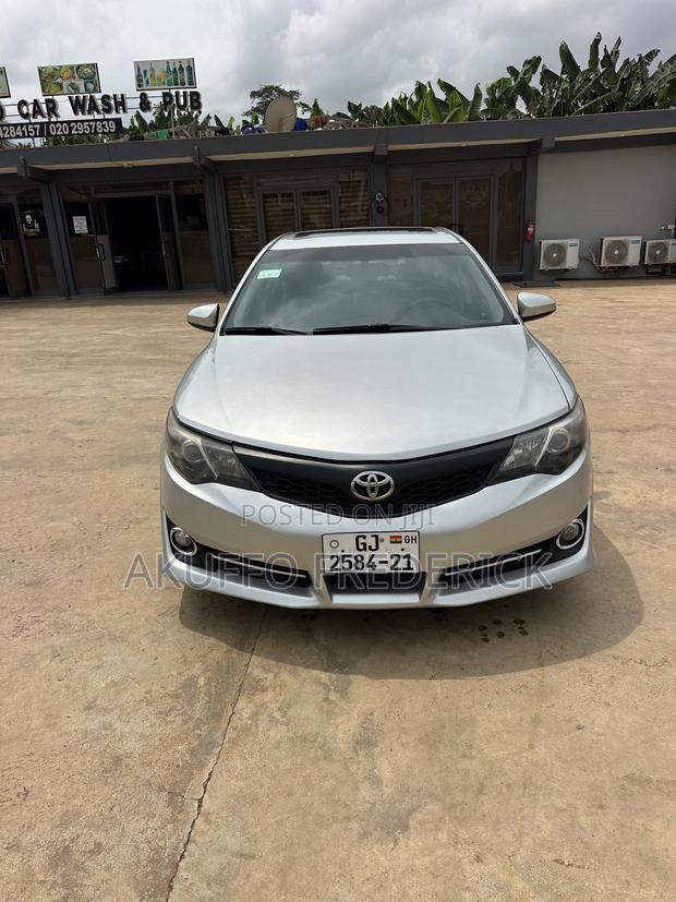 Toyota Camry SE Sport 4dr Sedan (2.5L 4cyl 6A) 2014 Silver