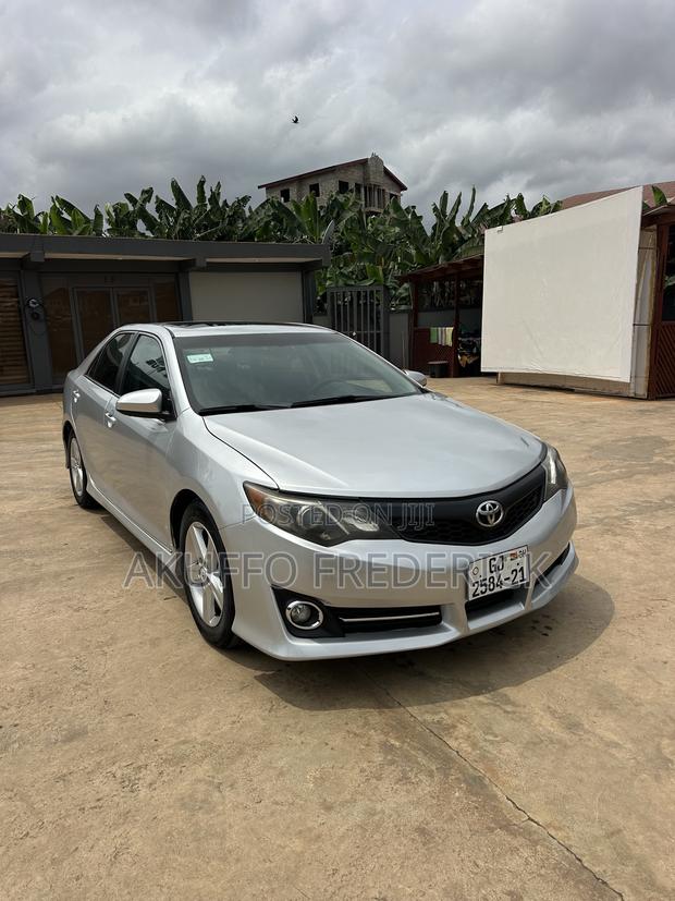 Toyota Camry SE Sport 4dr Sedan (2.5L 4cyl 6A) 2014 Silver