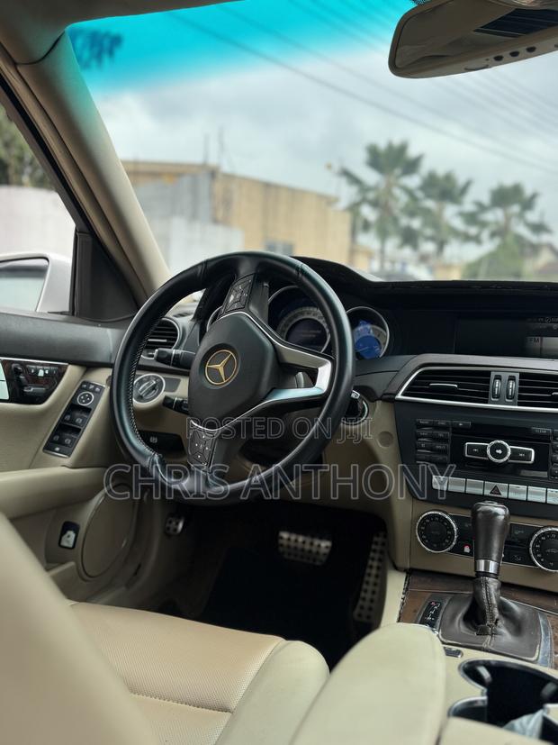 Mercedes-Benz C300 Luxury 4Matic Sedan AWD (3.5L 6cyl 7A) 2013 White