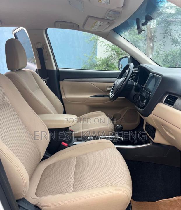 Mitsubishi Outlander 2019 White