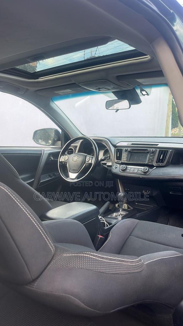 Toyota RAV4 XLE 4dr SUV (2.5L 4cyl 6A) 2018 Green