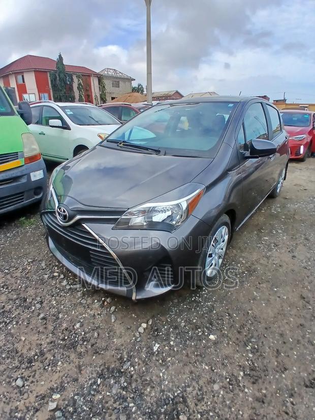 Toyota Yaris 2018 Gray