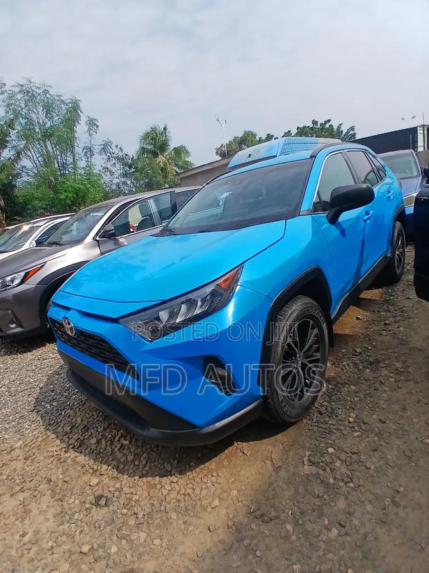 Toyota RAV4 2019 Blue